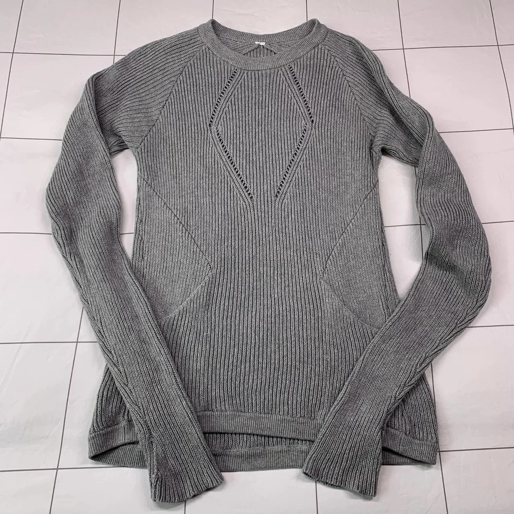 Lululemon the Sweater the Better Heathered Gray Crew Neck Size 4 Yoga Pilates - Picture 3 of 8